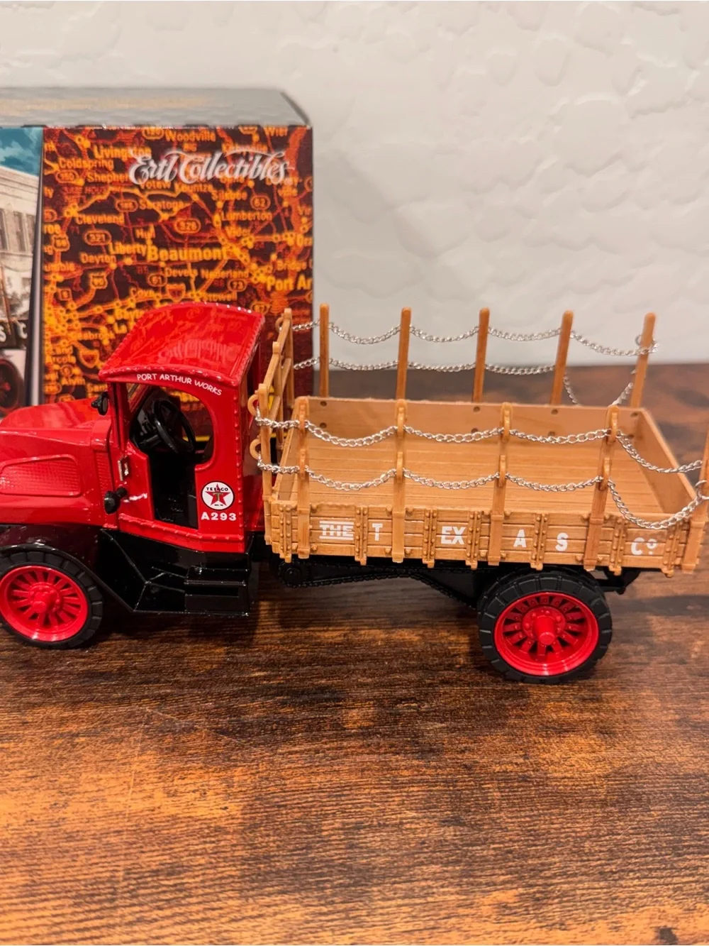 Ertl 1/32 Texaco Auto Die Cast Bank 1918 Mack AC Bulldog Flatbed Truck